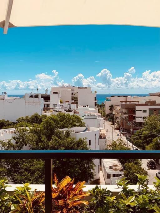 **stunning **brand New Apart On 5th Ave *